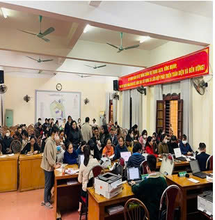 Ngân hàng Chính sách xã hội (NHCSXH) huyện Phúc Thọ tích cực triển khai cho vay tăng trưởng các chương trình tín dụng chính sách đến người nghèo và các đối tượng chính sách khác trên địa bàn xã Võng Xuyên